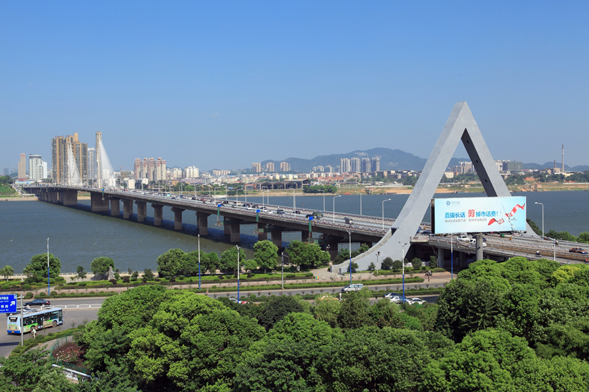 湖南PG电子承建的银盆岭大桥_副本.jpg